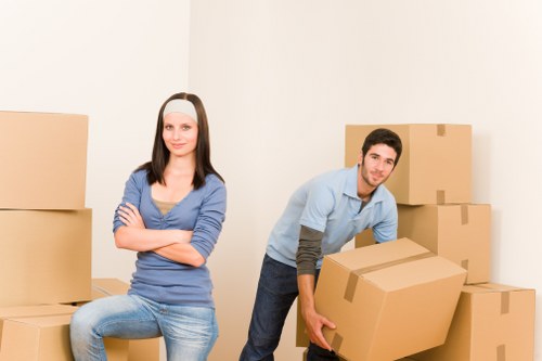 Student storage solutions in Monkenhadley for flexible term break needs